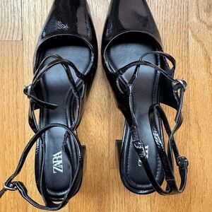 Zara Black Patent Strappy Closed Toe Sandals, block heel. Sz 6. Great condition!